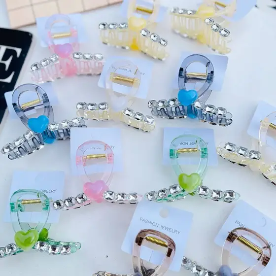 کلیپس مو نشکن تزیینی قلبی – جین 12 عددی 8سانت با نگین و رنگ‌بندی متنوع