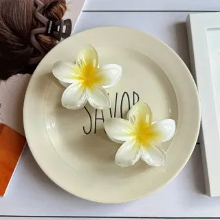 کلیپس مو گل پلومریا سایز 8 سانتی‌متر بسته 12 عددی