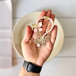 گیر گوجه‌ای فلزی طرح پروانه تزیینی زنجیردار