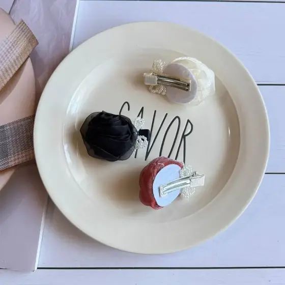 گیره انبری رنگی گل‌دار میکس – کد 1109